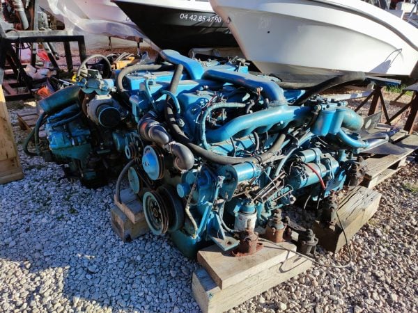 Moteur Renault 240 DTS marine couach diesel