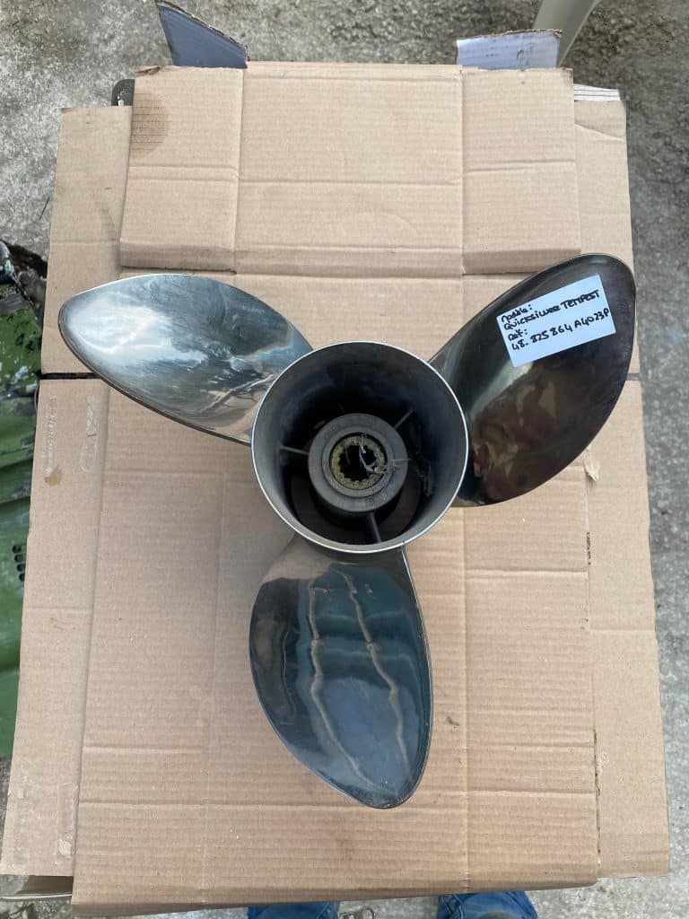Hélice Quicksilver Tempest 48-825864A40 23P