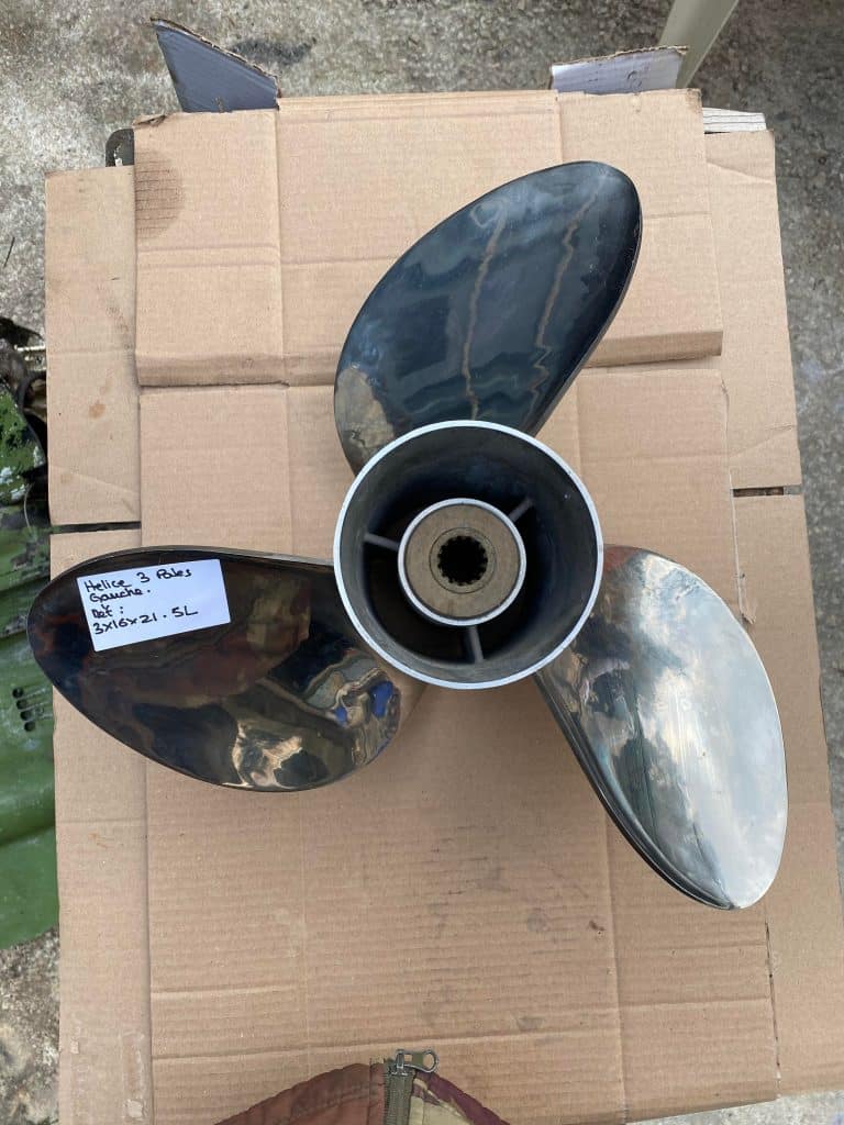 Hélice 16x21 inox Suzuki Yamaha 15 cannelures