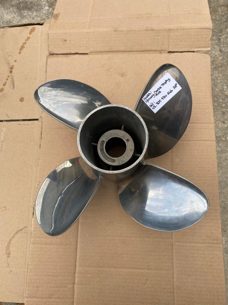 Hélice Trophy plus 48-825930A46 Mercury marine 17P