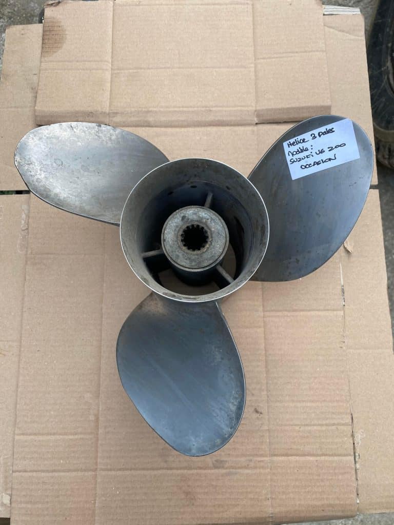 Hélice Suzuki V6 inox 200cv 3 pales