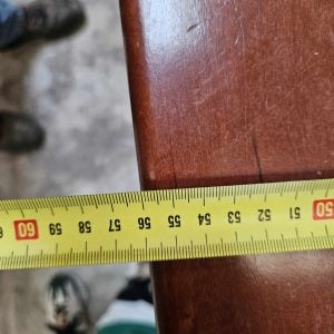 Table avec ces pieds