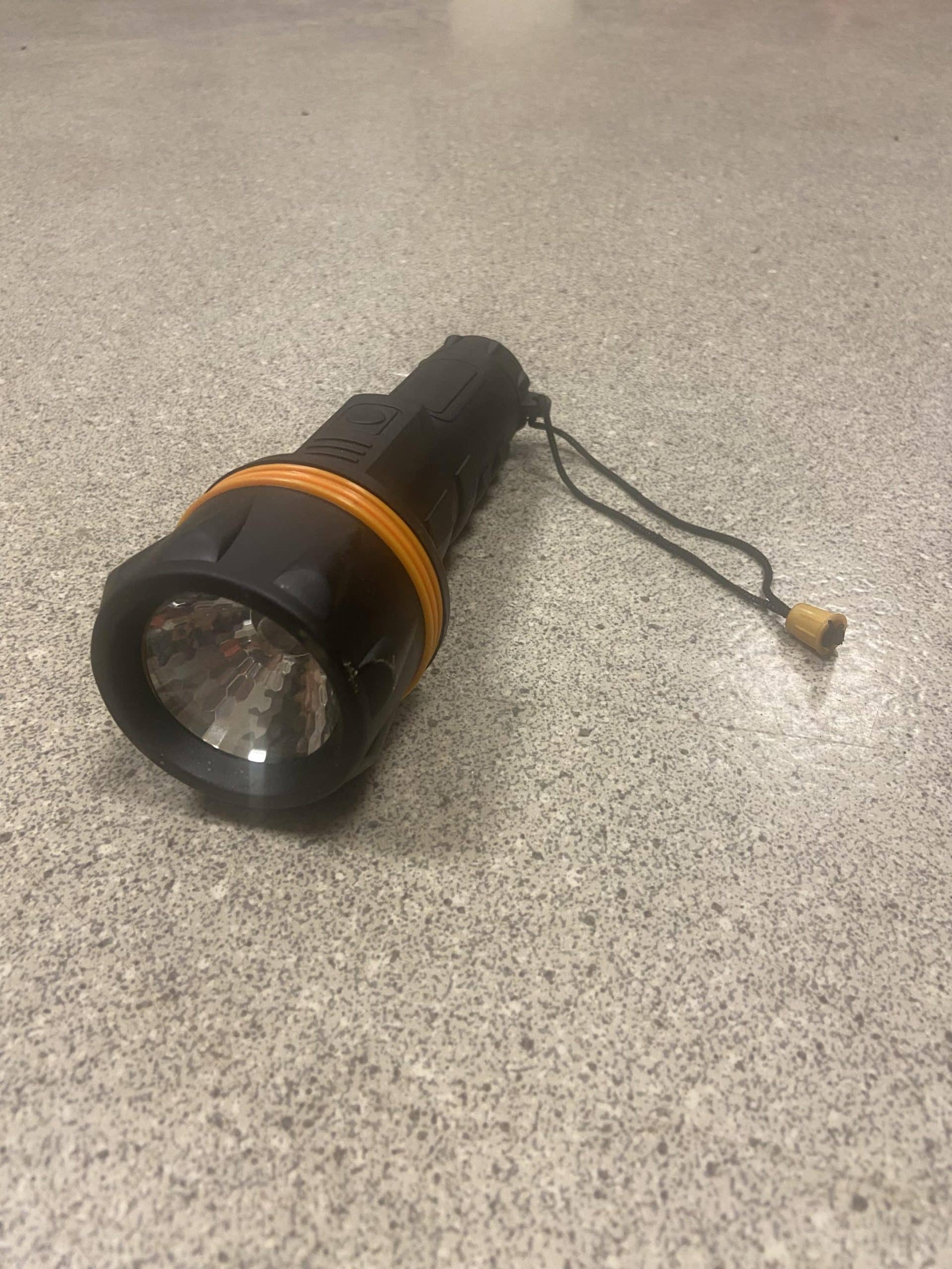 Lampe de poche rechargeable LED TOLSEN