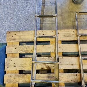 Echelle 3 marches inox rétractable