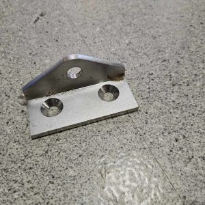 Charnière coudée 3 trous 