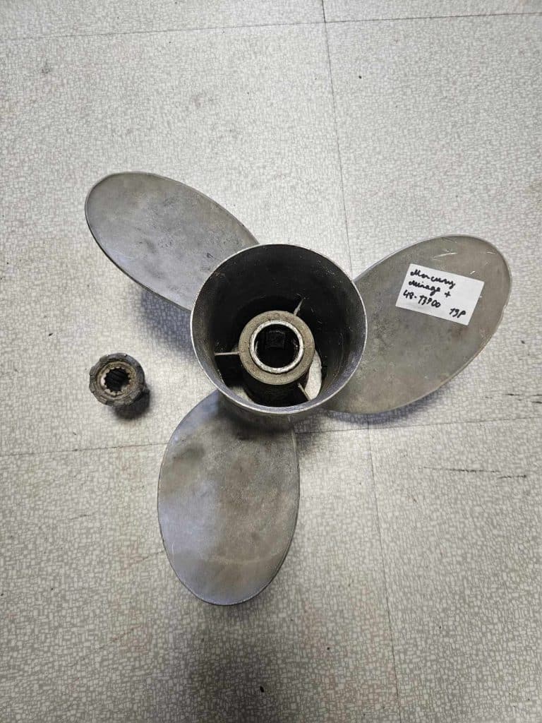 Hélice Mirage+ 48-13700 Mercury Marine 19P
