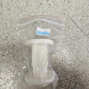 Vis avec écrou plastique