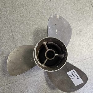 Hélice Bravo III 21P rotation droite