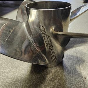 Hélice Vensura 48-825901 19P Mercury marine