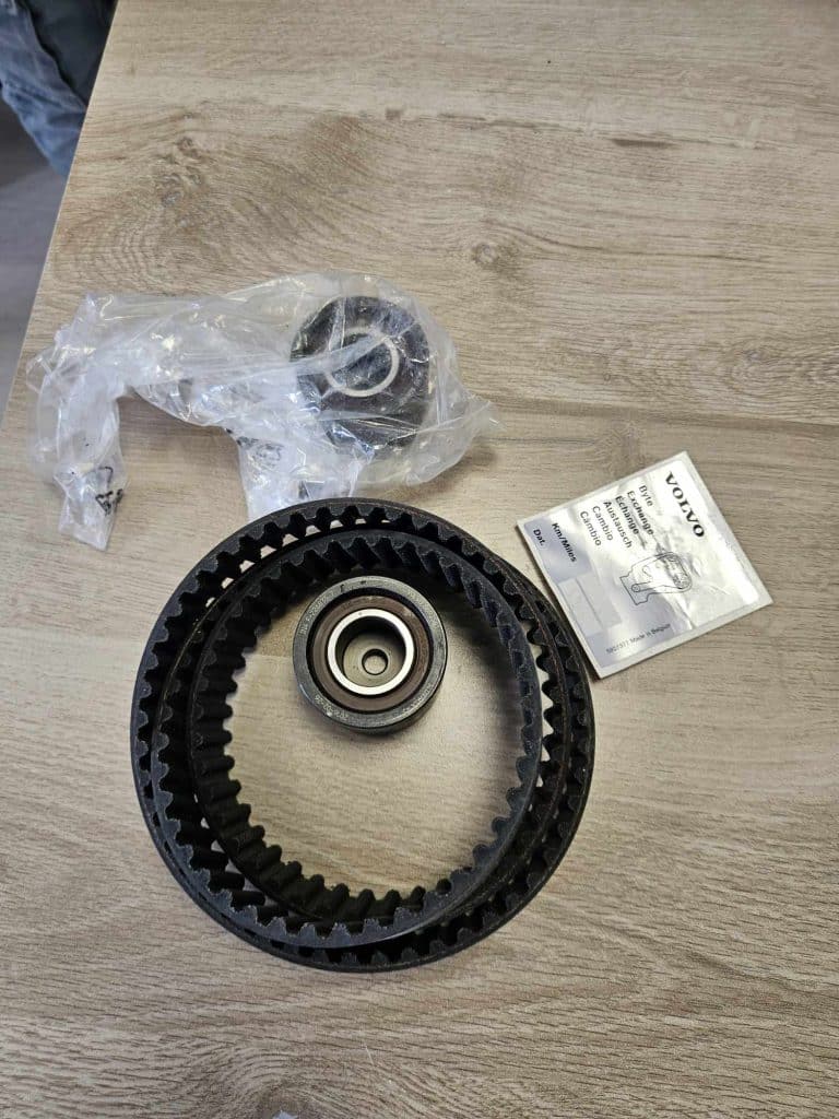 Kit courroie de distribution Volvo 31359568