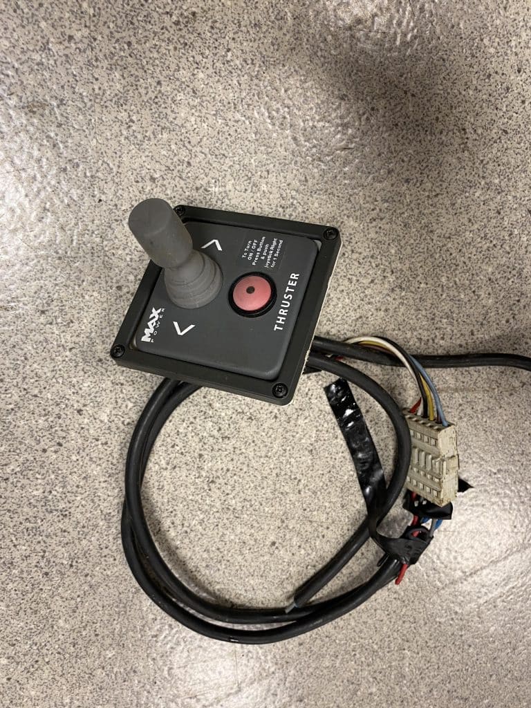 Bouton de propulseur d’étrave Max Power