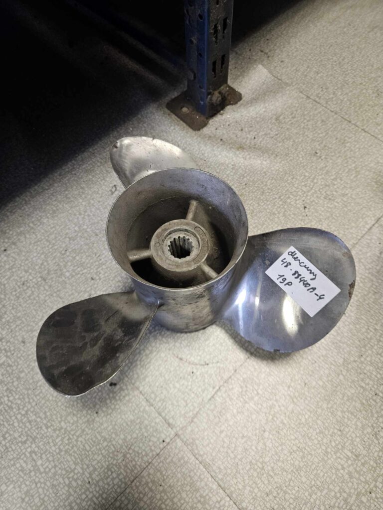 Hélice Mercury 48-88440A-4 19P