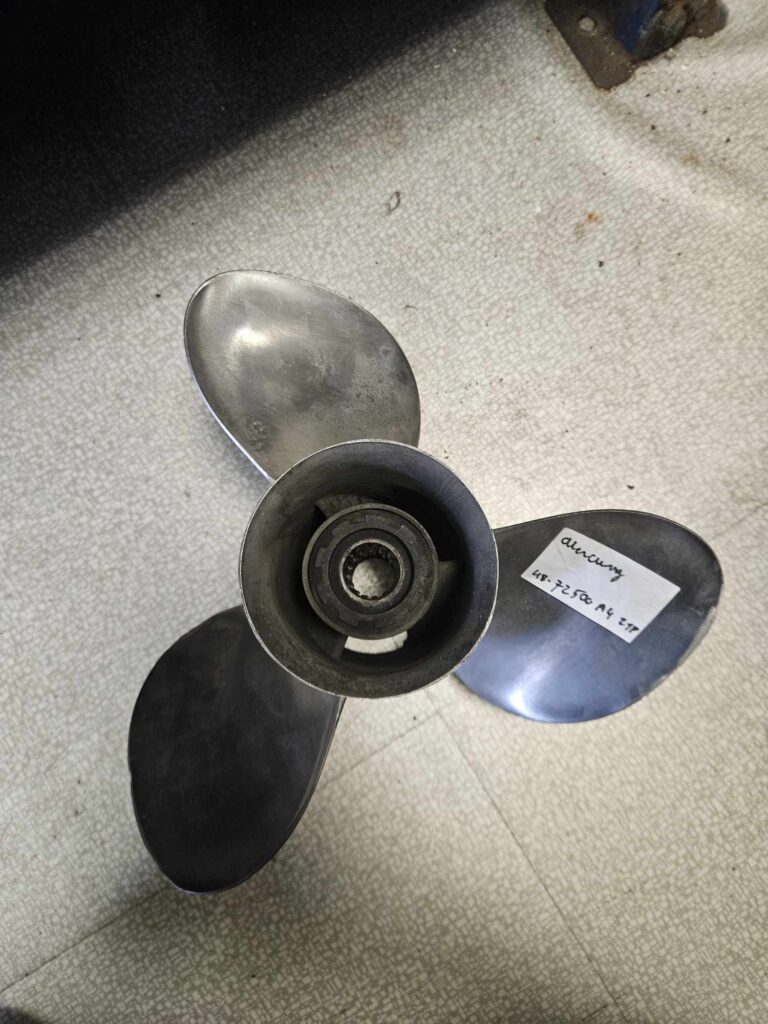Hélice Mercury 48-72500 A4 21P