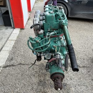 A savoir : Md17 volvo penta diesel en vente en bon état tournant. Vendu avec inverseur, sans faisceau ni tableau de bord. Possibilité de vente avec embase. 