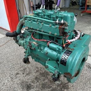 A savoir : Md17 volvo penta diesel en vente en bon état tournant. Vendu avec inverseur, sans faisceau ni tableau de bord. Possibilité de vente avec embase. 