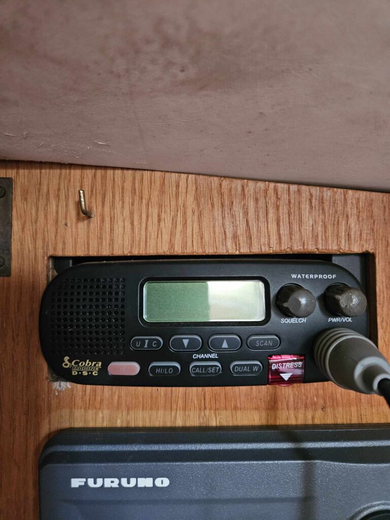VHF Cobra Marine  