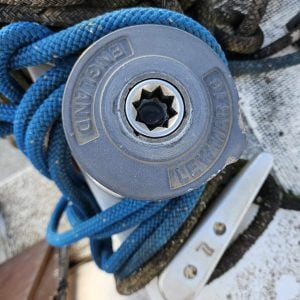 Winch Ocean 16 self-tailing