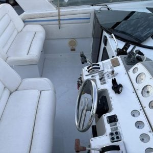 Four Winns Cruiser 325 