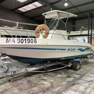 Miami 20 Day Pestrige Boat