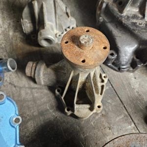 Pompe à eau Volvo 230A