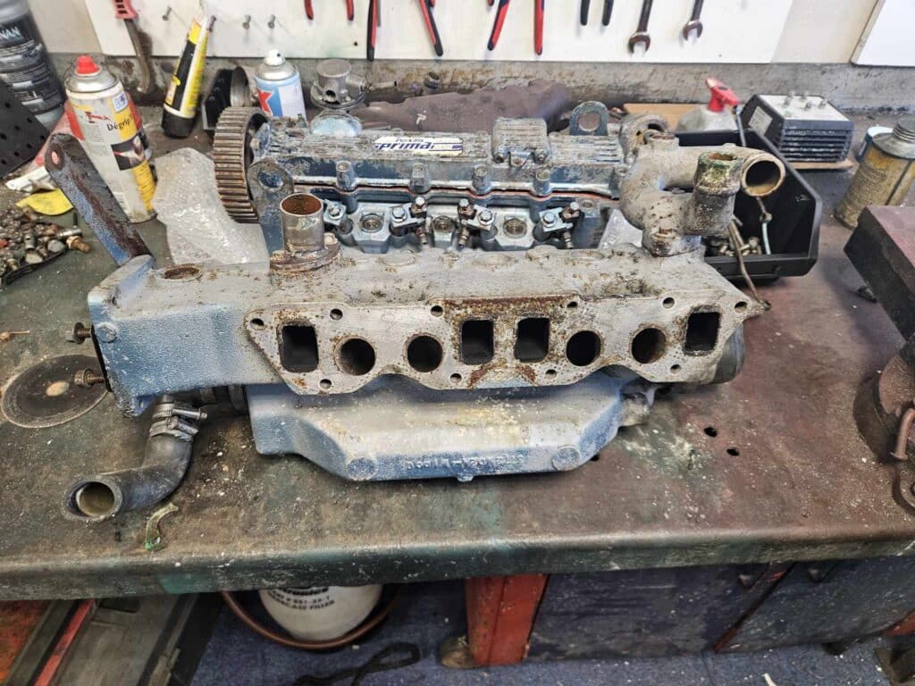 Caractéristiques du moteur d’occasion :  Type de pièce : échangeur eau douce  Marque : Perkins  Modèle : M50  Puissance : 50cv  Carburant : Diesel  Cylindré : 4 cylindres  A savoir : Échangeur eau douce perkins prima M50 diesel en vente en bon état. Possibilité d’envoi à l’international. Prix moteur = 1 000€ / pièce Vous êtes intéressé par ce moteur ? Contactez-nous.