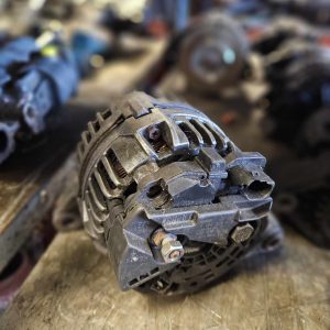 Alternateur 14V 90A Bosch