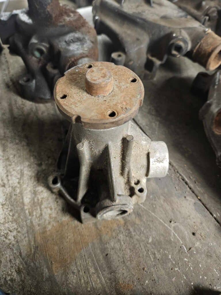 Pompe à eau Volvo 230A