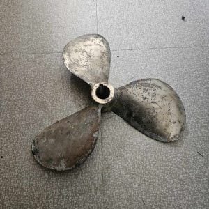 Hélice bronze 3 pales 16x13 France Helices