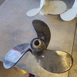 Hélice omc 8.5x9 alu 390237