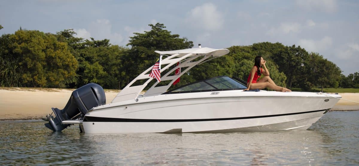 Moteur hors-bord pour bateaux : les 5 modèles que notre équipe recommande pour la navigation côtière