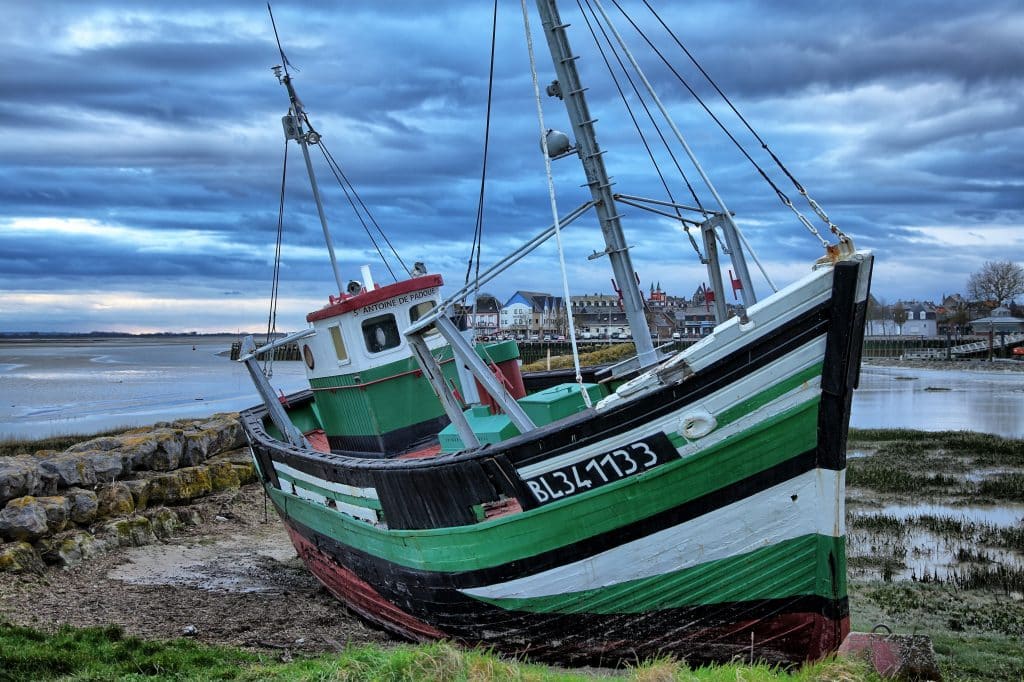 Acheter un bateau d'occasion représente souvent une excellente opportunité. Vous pouvez accéder à un modèle mieux équipé, plus puissant ou plus récent tout en maîtrisant votre budget.