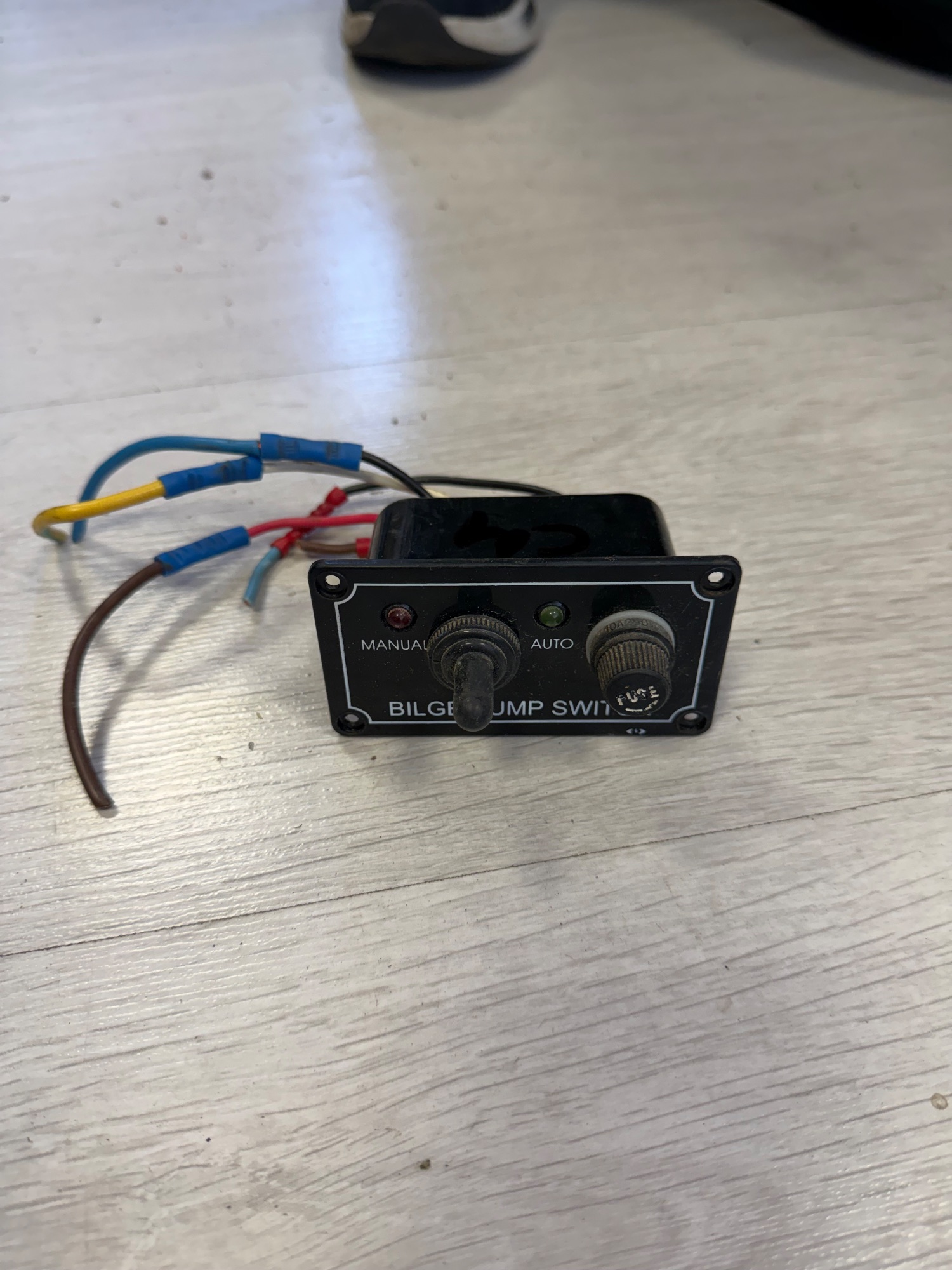 Bouton de pompe de cale noir d’occasion