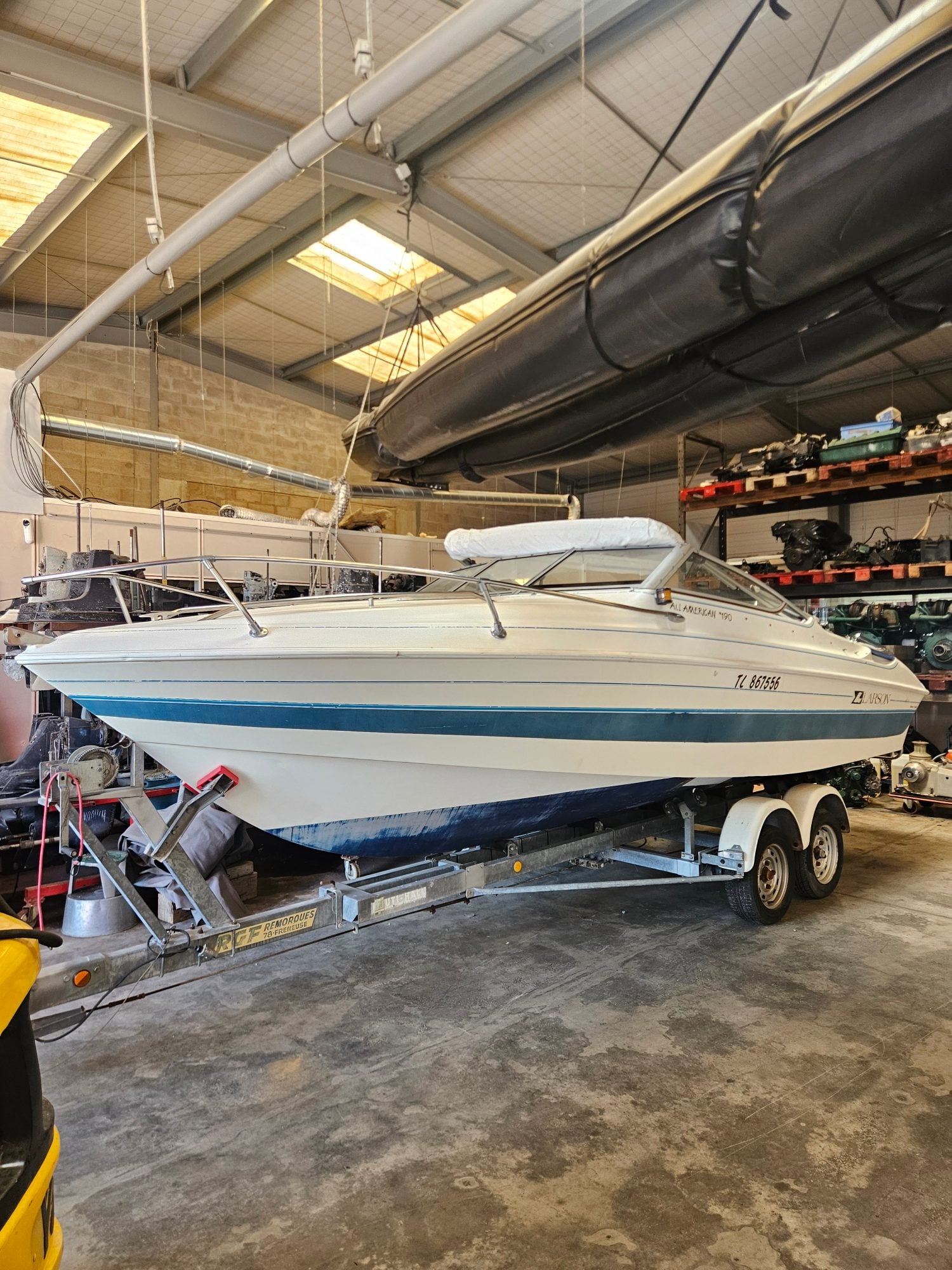 Bateau Allamerican 190 Nauti Hall 5,79 m avec remorque