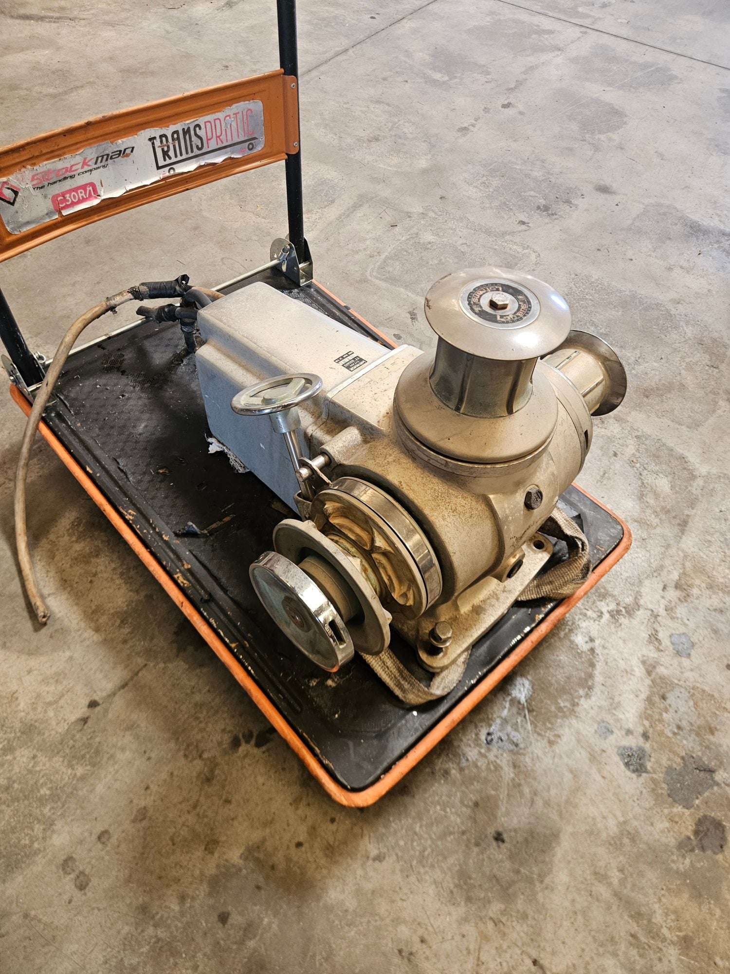 Guindeau Lofran Titan 2000 W 24 V chaîne 12 mm