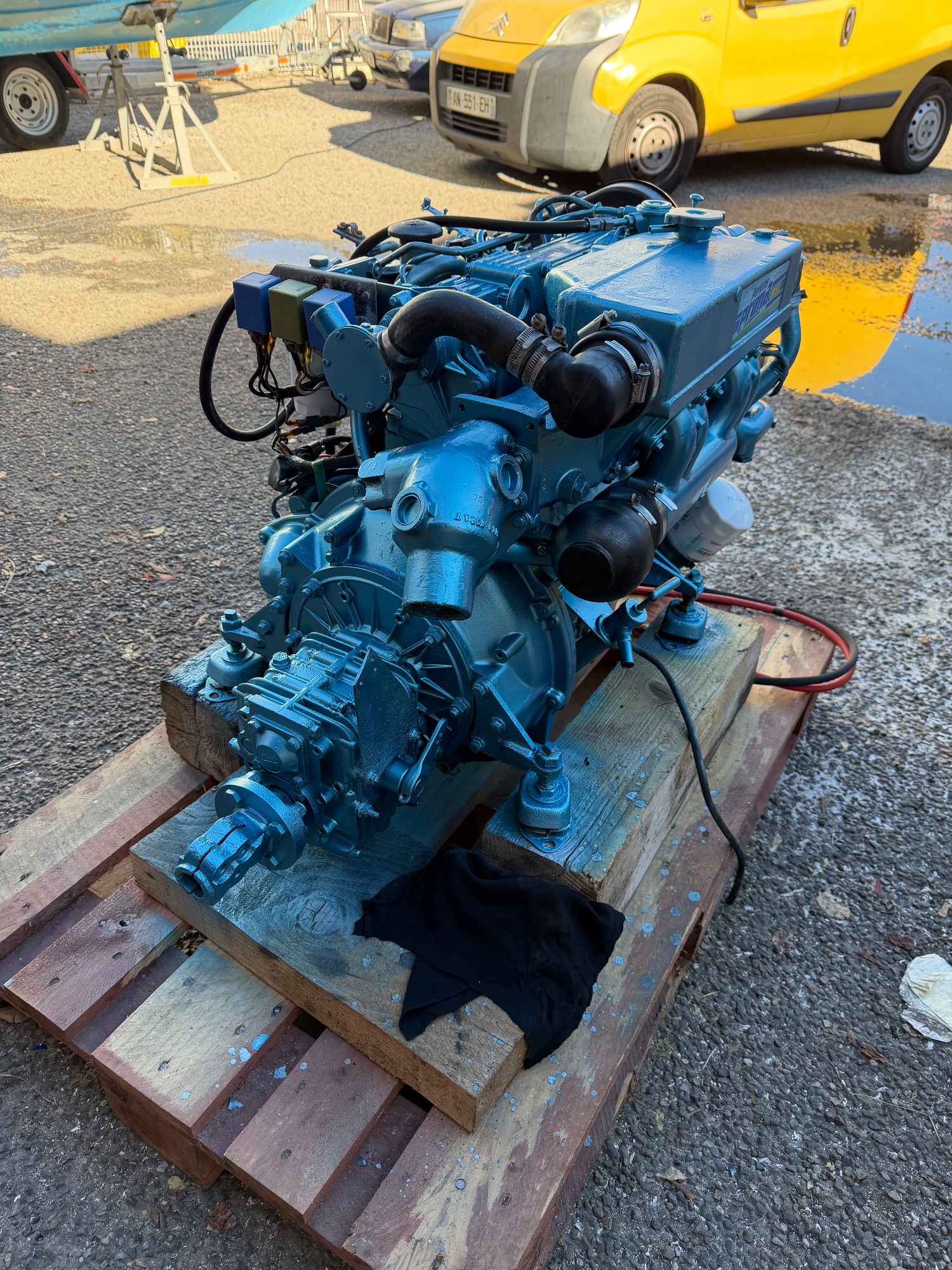 Moteur Perkins M50 diesel avec inverseur