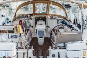 Quelle puissance moteur choisir pour son bateau ?